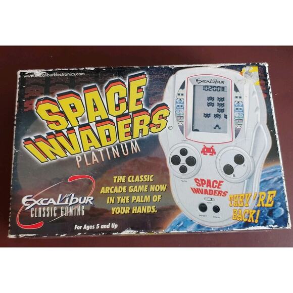 Vintage Space Invaders Platinum Handheld Vintage Electronic Game 2000s NEW - Picture 4 of 5